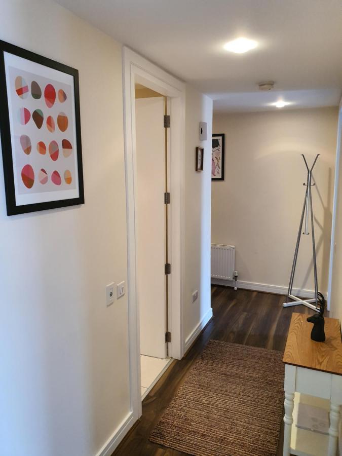 Apartment Luxury Marina Views At Titanic Quarter