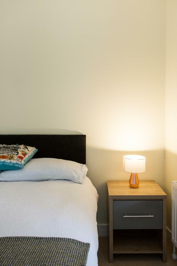Luxury Marina Views At Titanic Quarter Apartment Belfast