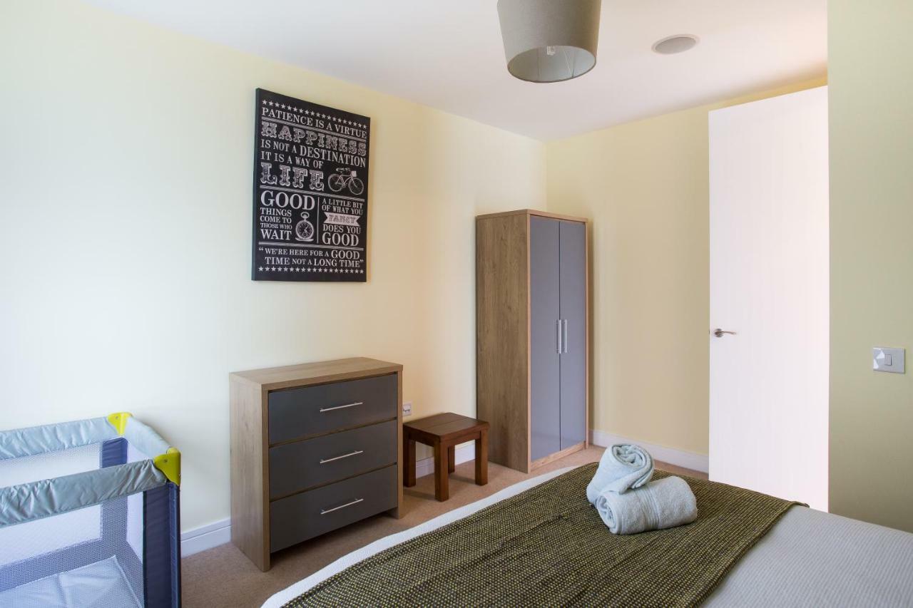 Luxury Marina Views At Titanic Quarter *