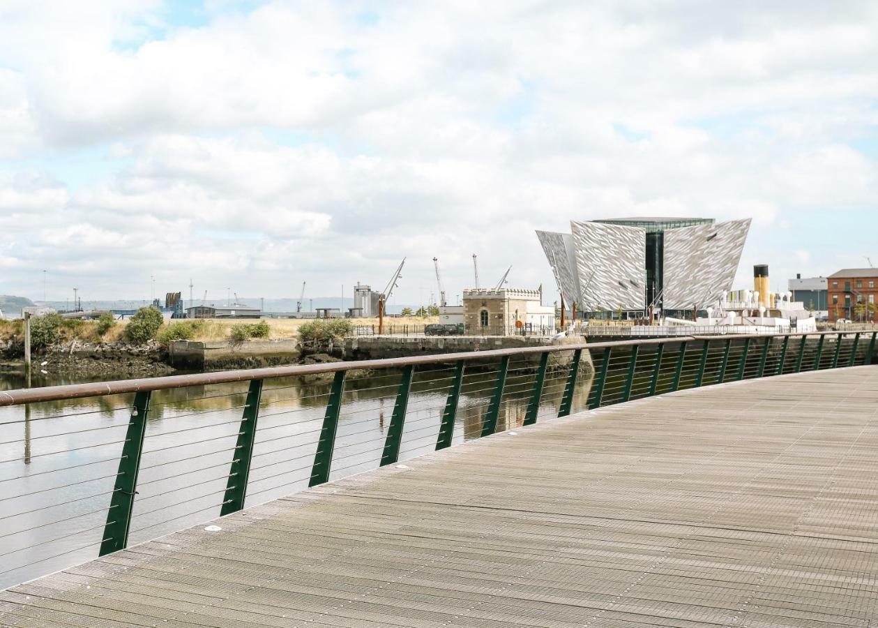 Luxury Marina Views At Titanic Quarter Apartment